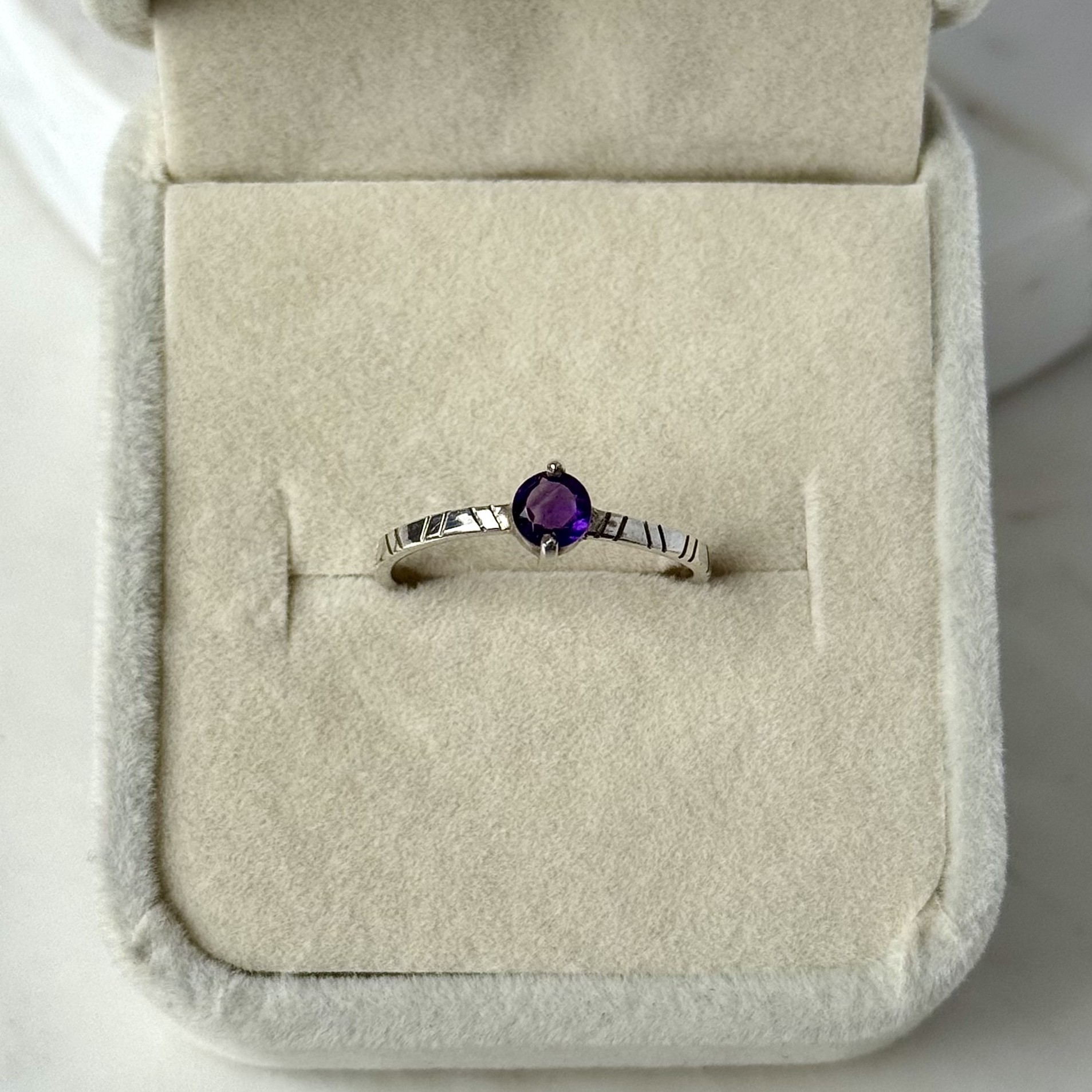 Anillo Luz Amatista