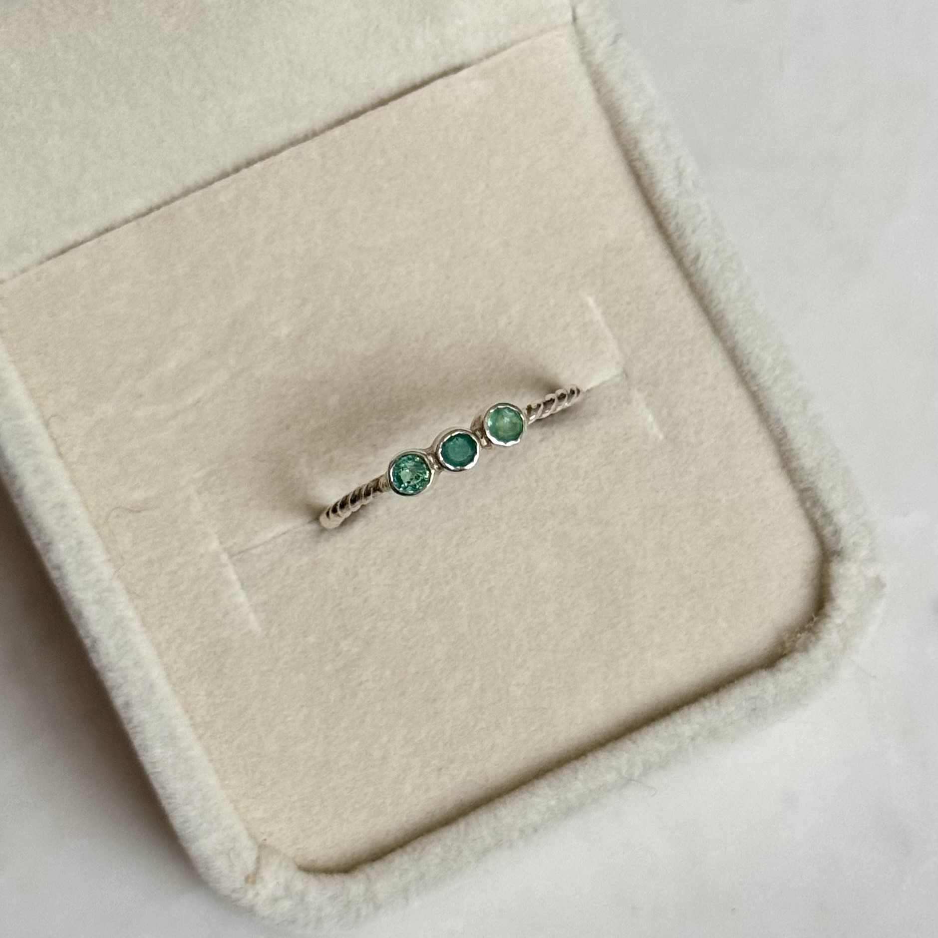 Anillo Triple Esmeralda