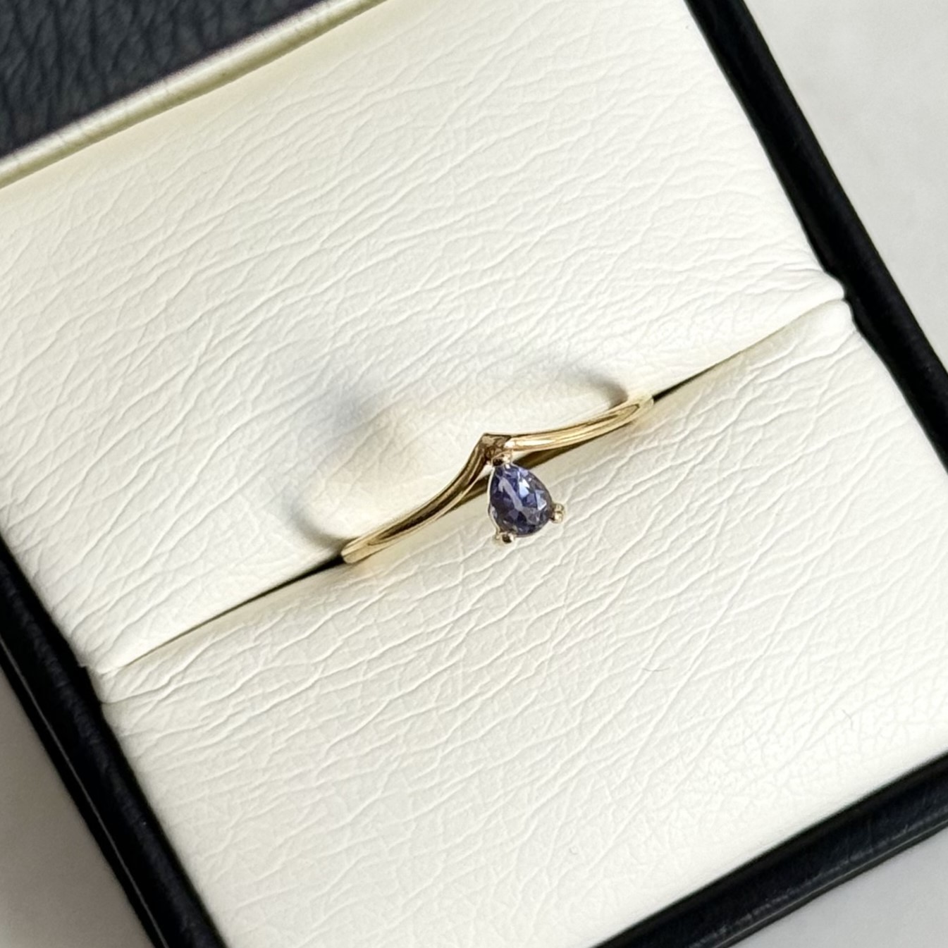 Anillo Tiara Tanzanita Oro 18kt