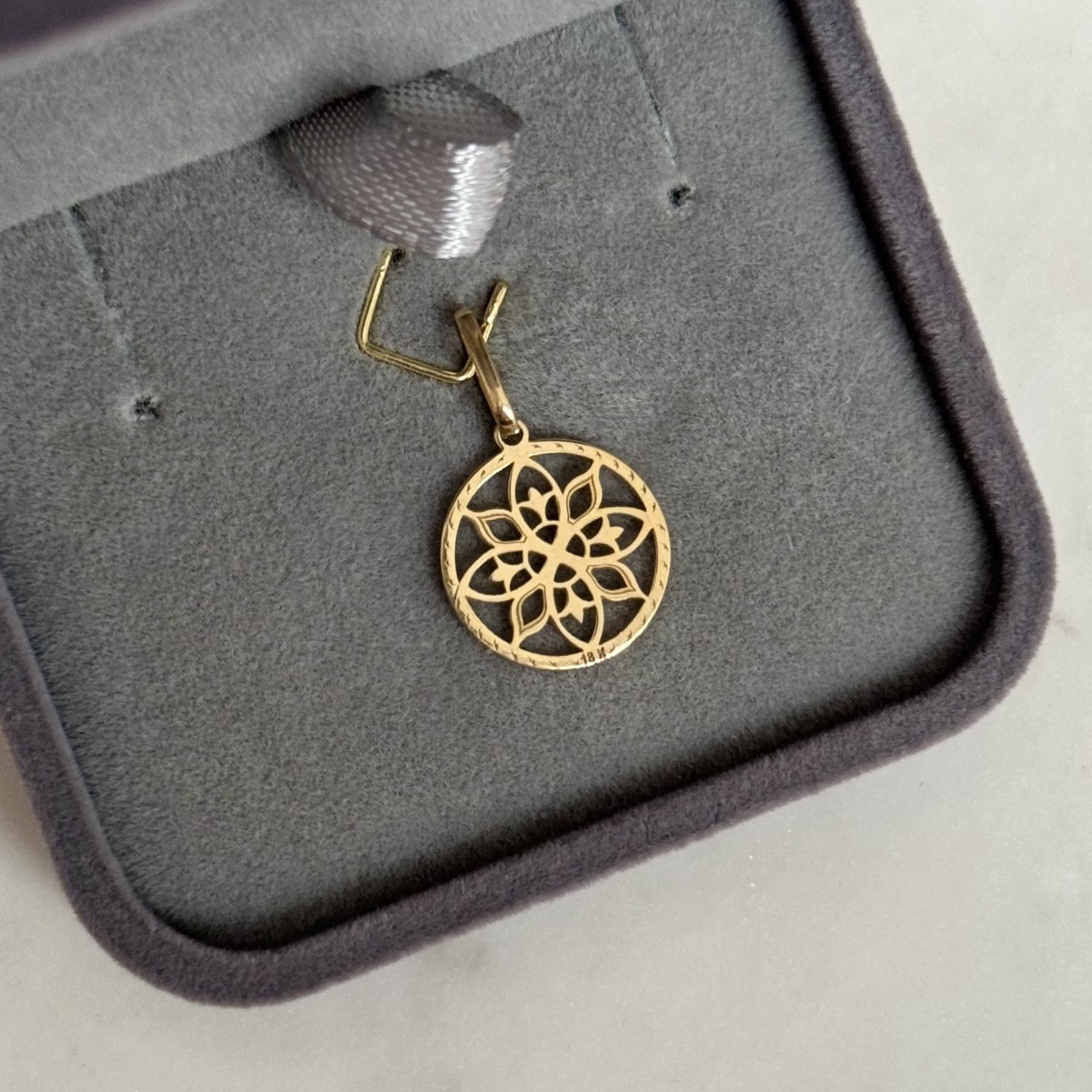 Dije Mandala Vanessa Oro 18kt