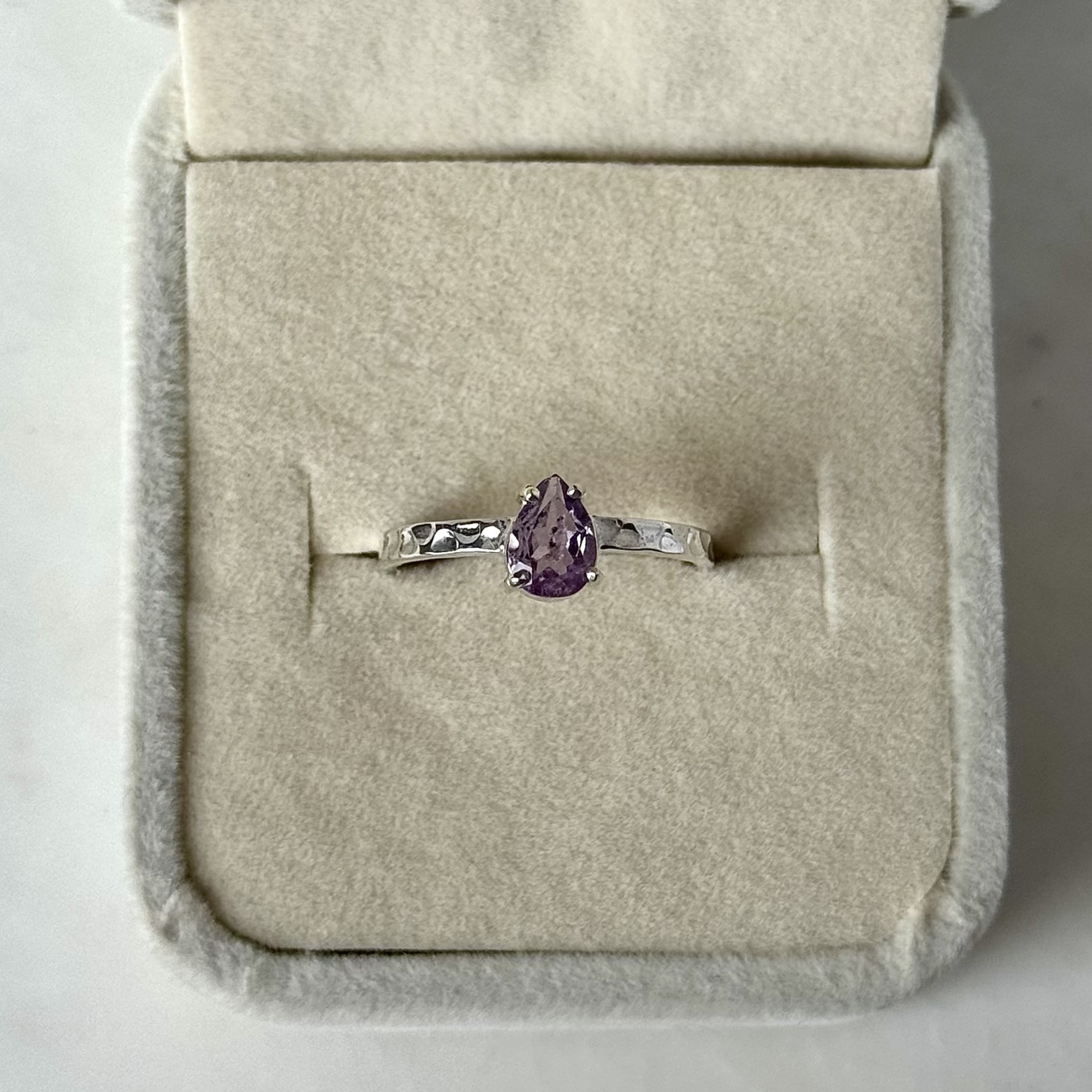 Anillo Amatista Gota